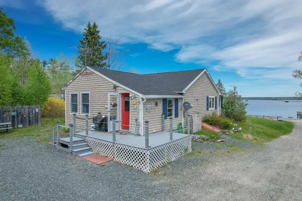 1069 Newbury Neck Road Surry ME 04684