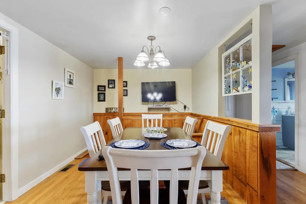 1069 Newbury Neck Road Surry ME 04684