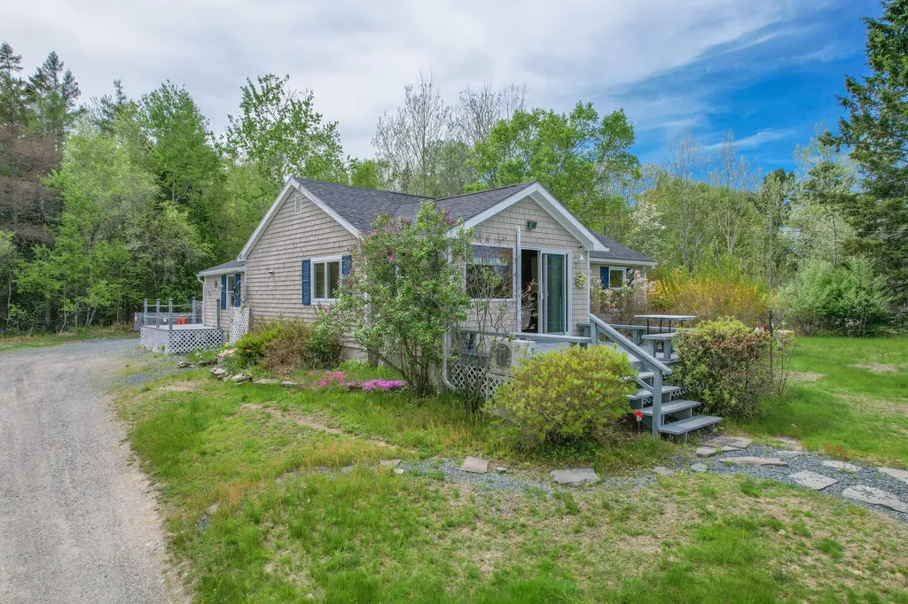 1069 Newbury Neck Road Surry ME 04684