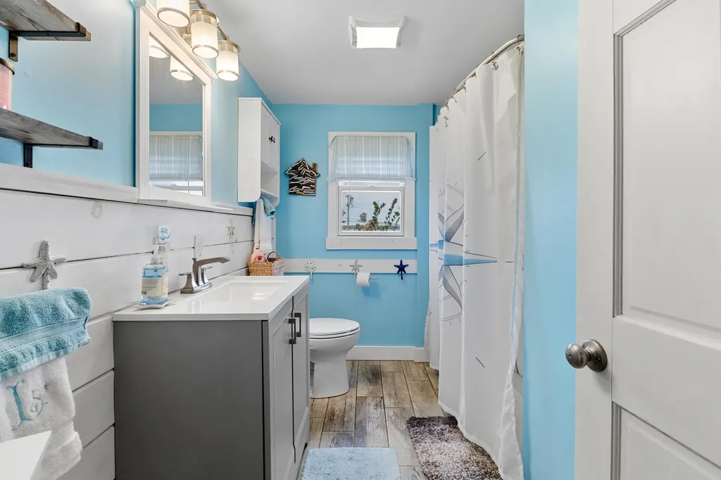 1069 Newbury Neck Road Surry ME 04684