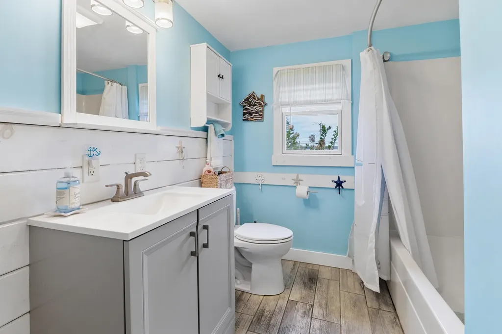 1069 Newbury Neck Road Surry ME 04684