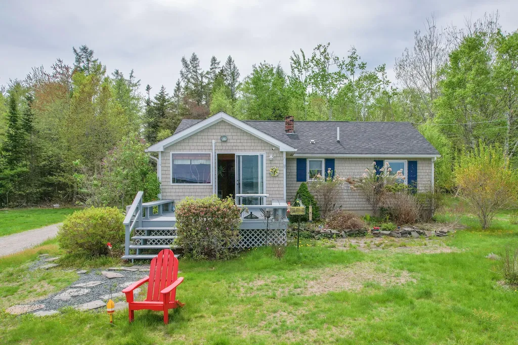 1069 Newbury Neck Road Surry ME 04684