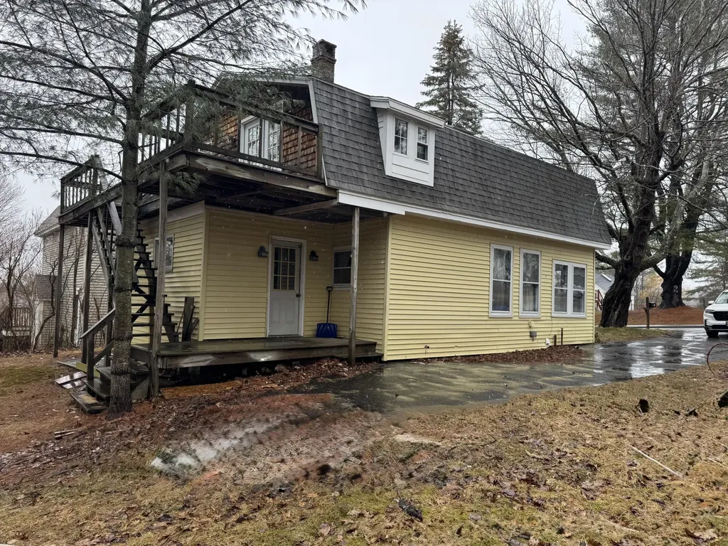 89 Pride Road Auburn ME 04210