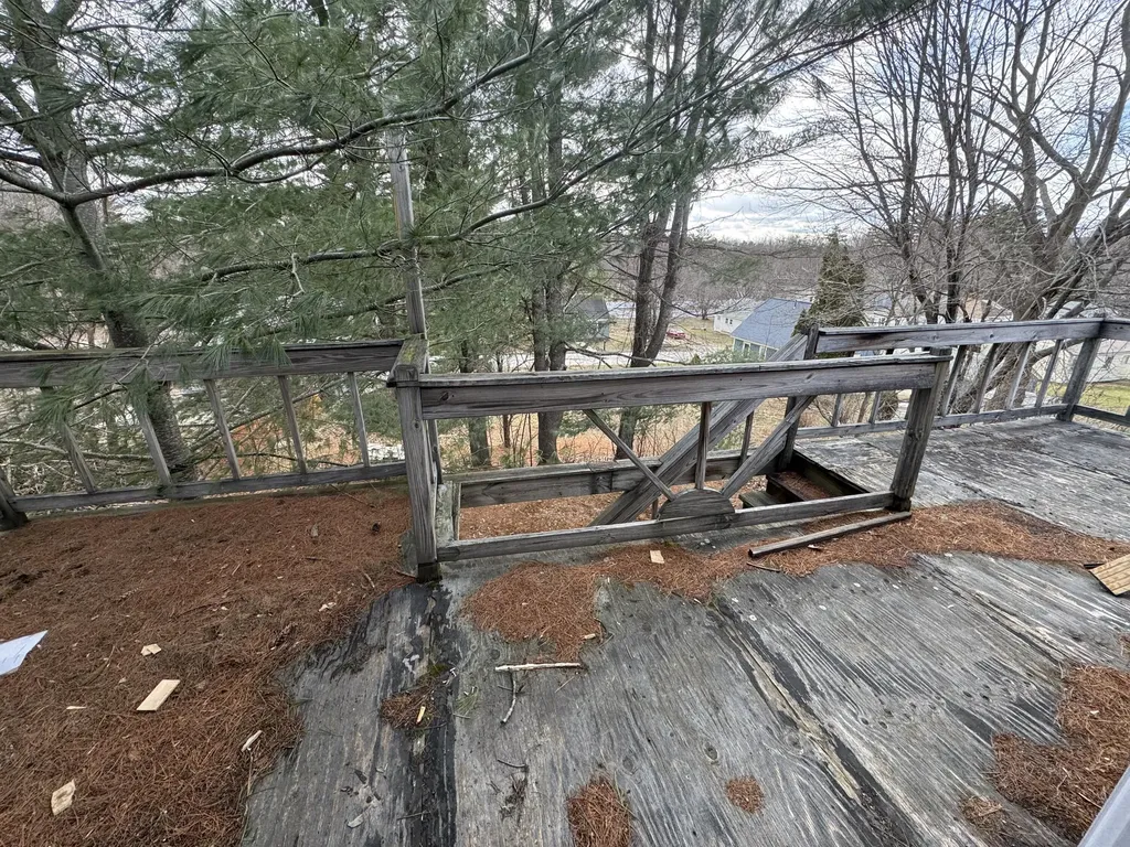 89 Pride Road Auburn ME 04210