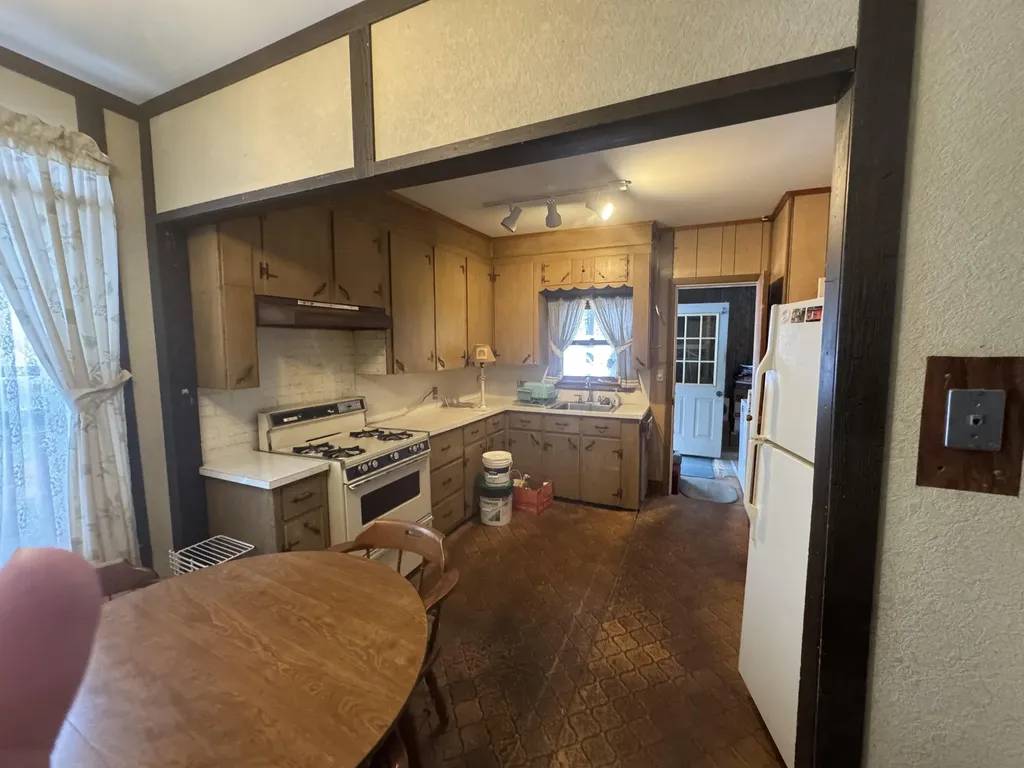 89 Pride Road Auburn ME 04210