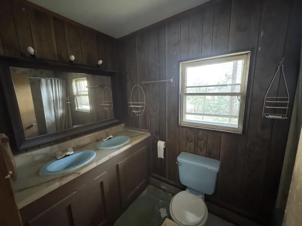 89 Pride Road Auburn ME 04210