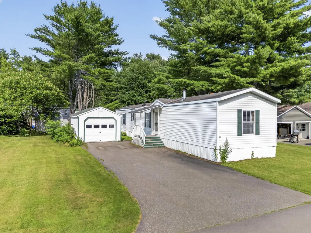 23 Karen Street Palmyra ME 04965
