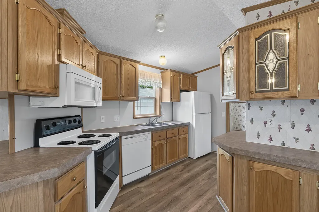 23 Karen Street Palmyra ME 04965