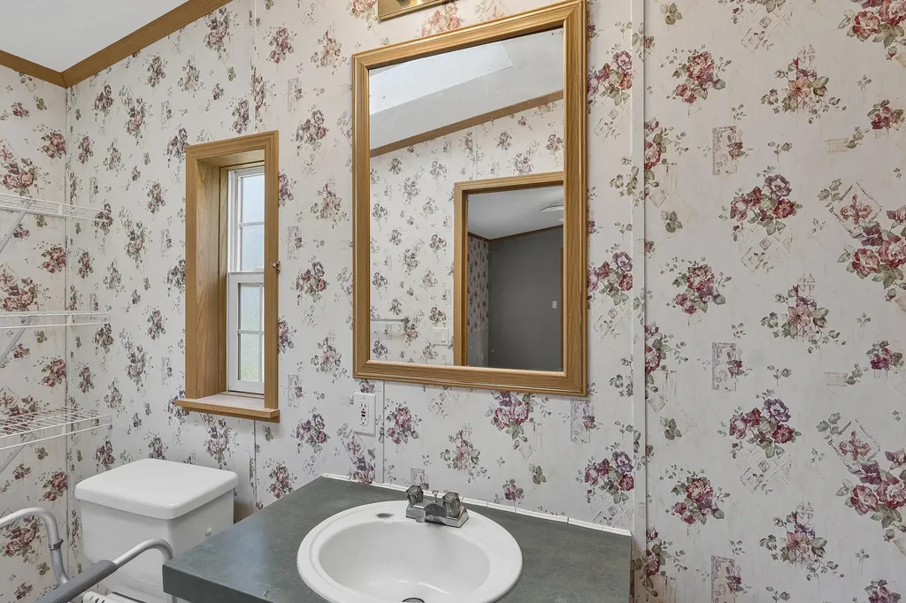 23 Karen Street Palmyra ME 04965
