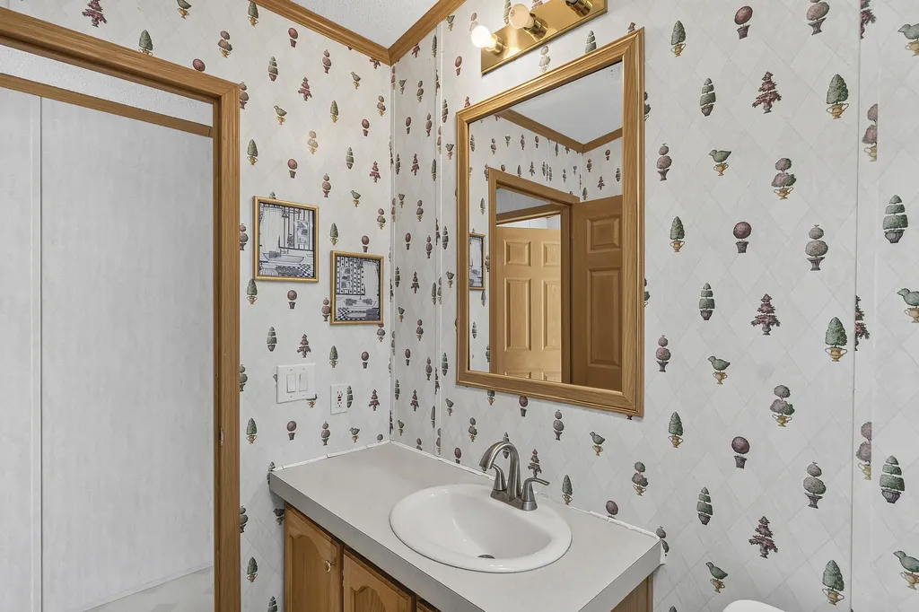 23 Karen Street Palmyra ME 04965
