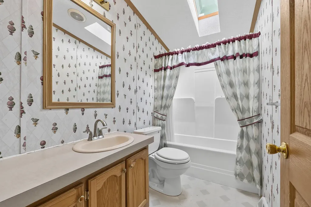 23 Karen Street Palmyra ME 04965