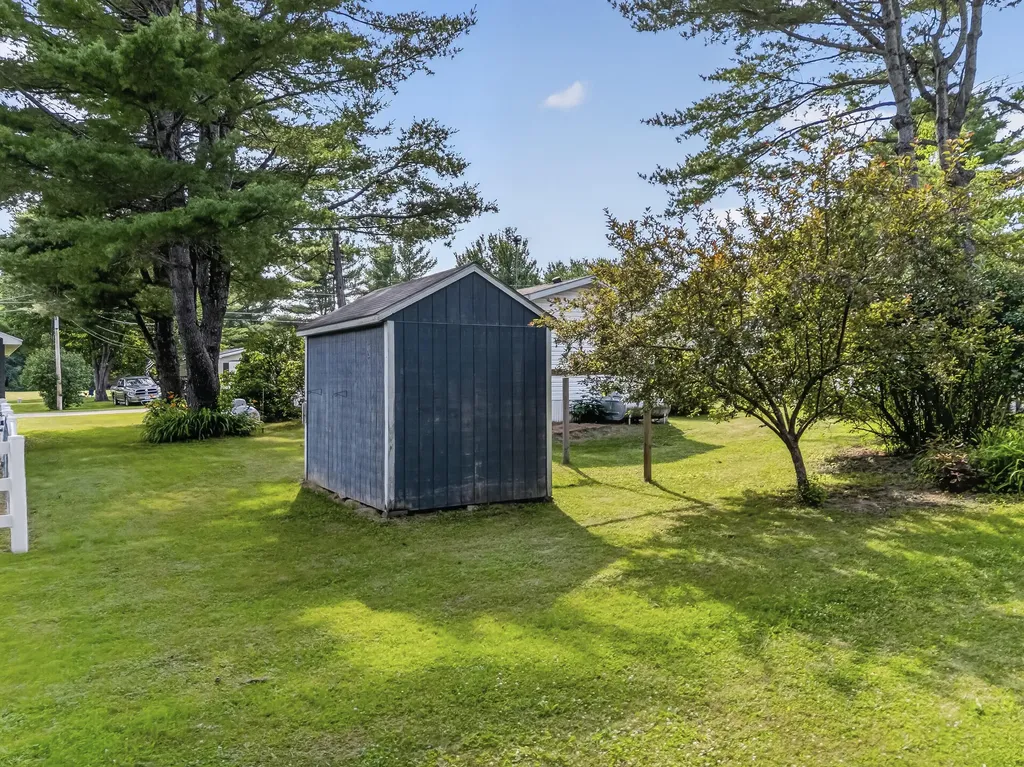 23 Karen Street Palmyra ME 04965