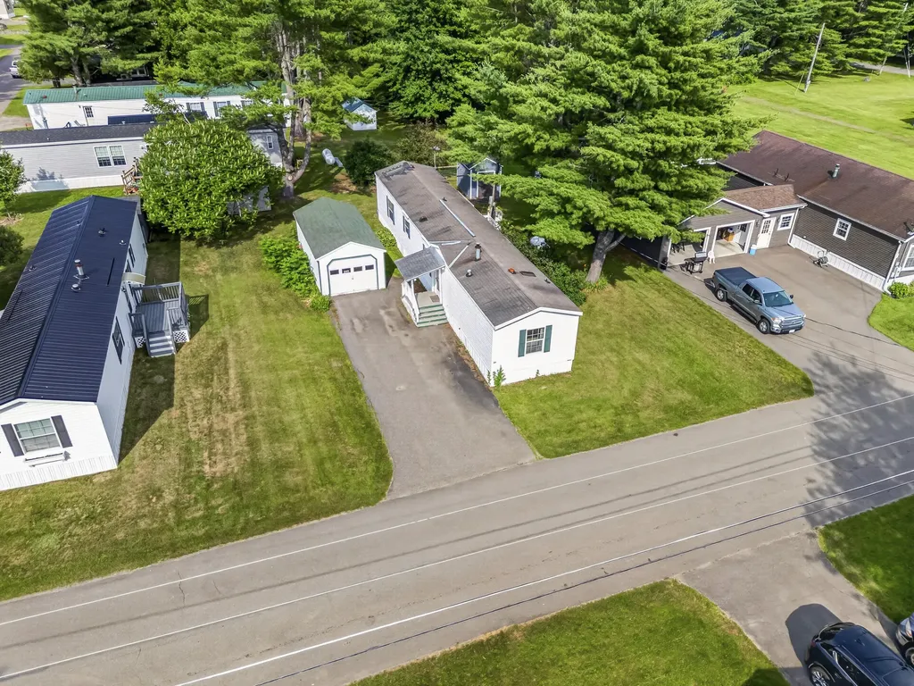 23 Karen Street Palmyra ME 04965