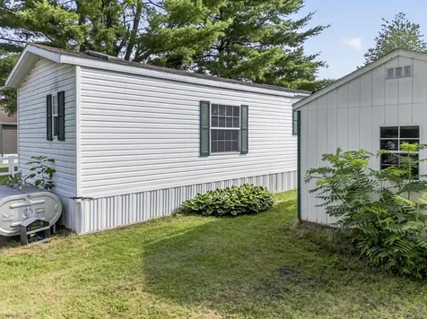 23 Karen Street Palmyra ME 04965