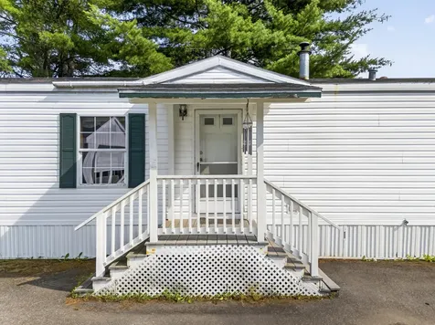 23 Karen Street Palmyra ME 04965