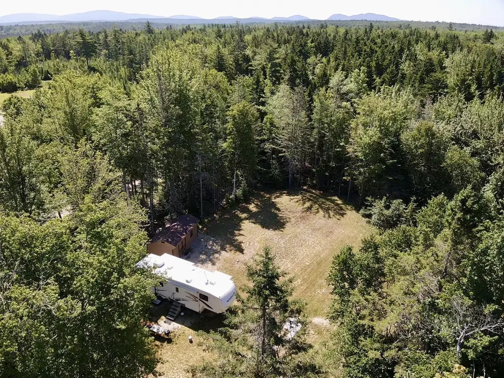 15 Eagle Point Way Trenton ME 04605