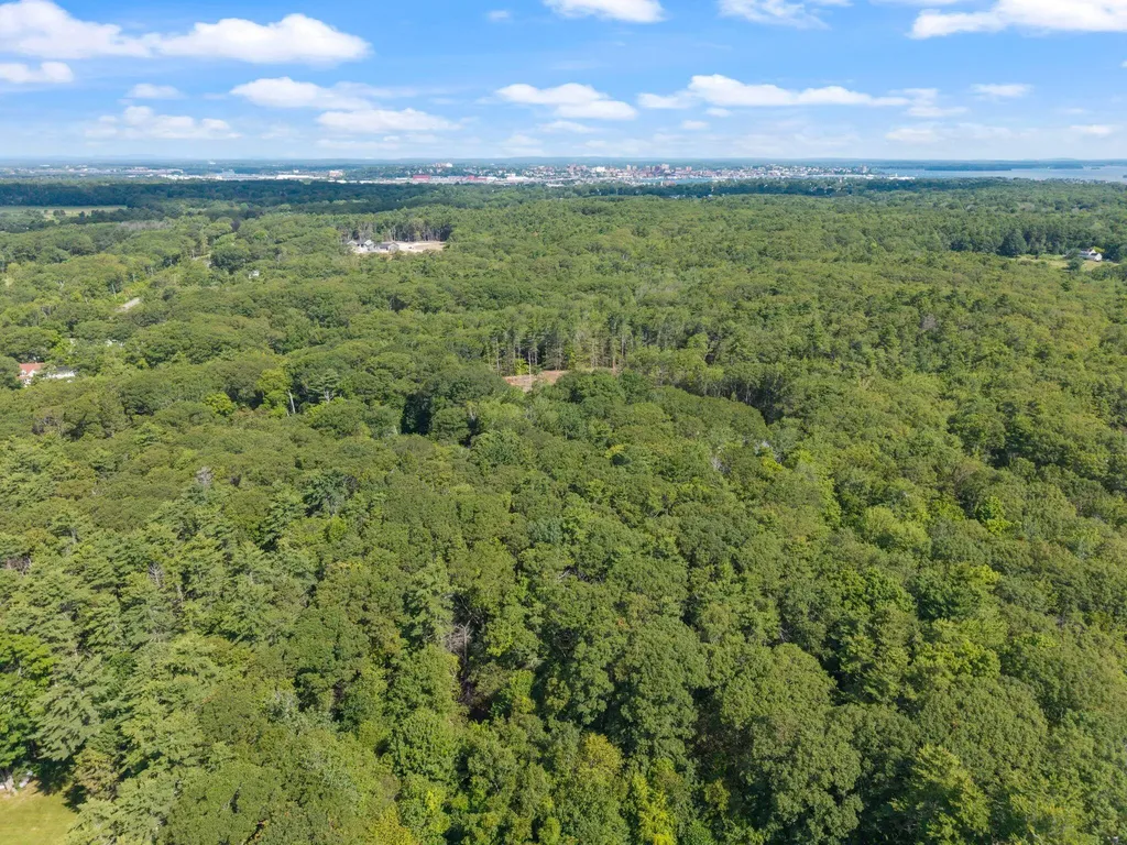 5 Davcarley Road Cape Elizabeth ME 04107