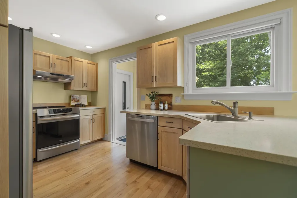25 Deblois Street Portland ME 04103