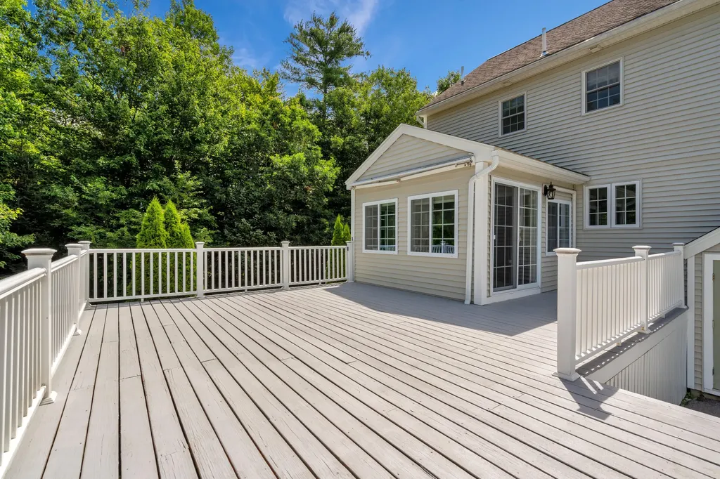 6 Little Ossipee Landing Waterboro ME 04061