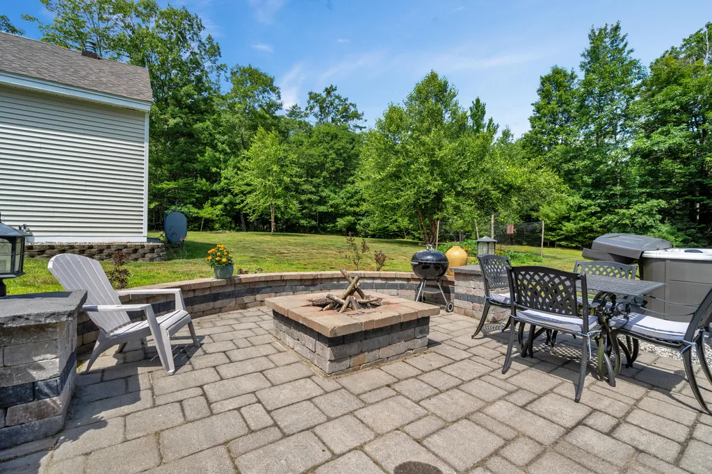 6 Little Ossipee Landing Waterboro ME 04061