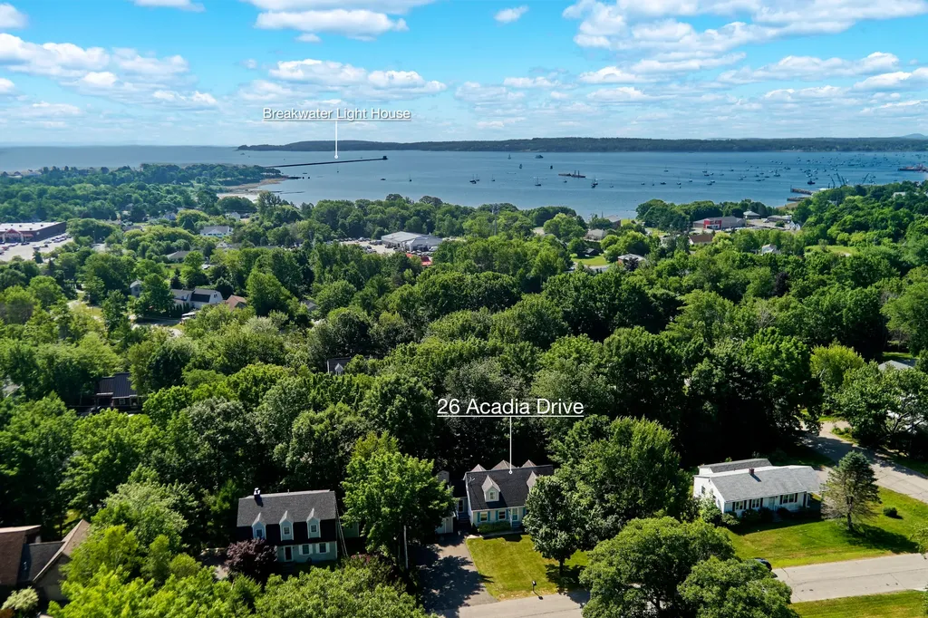 26 Acadia Drive Rockland ME 04841