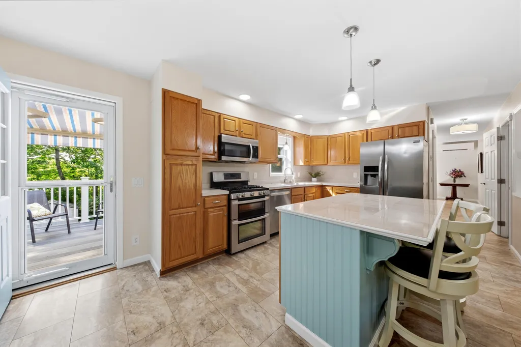 26 Acadia Drive Rockland ME 04841
