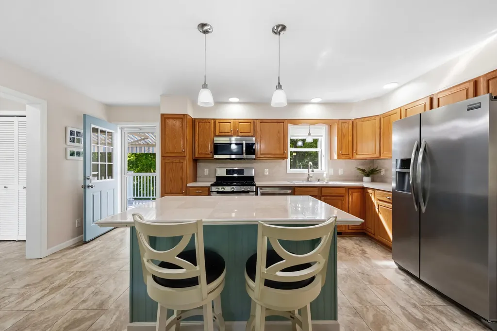 26 Acadia Drive Rockland ME 04841