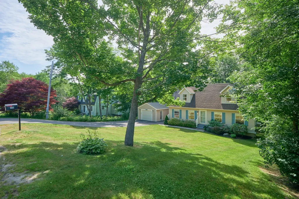 26 Acadia Drive Rockland ME 04841