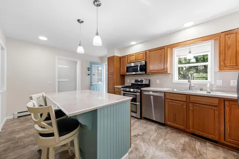26 Acadia Drive Rockland ME 04841