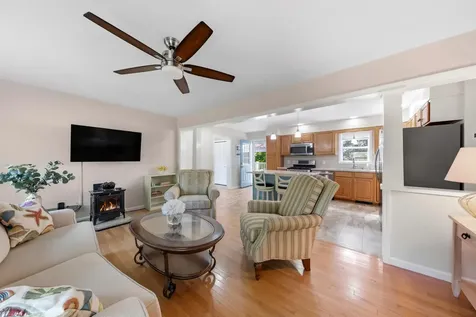 26 Acadia Drive Rockland ME 04841