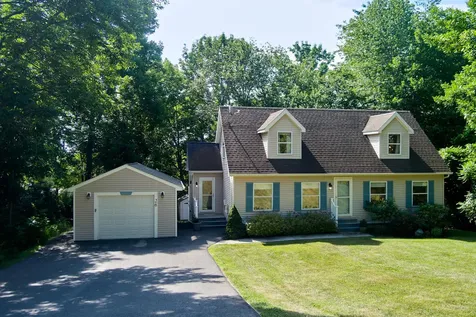 26 Acadia Drive Rockland ME 04841