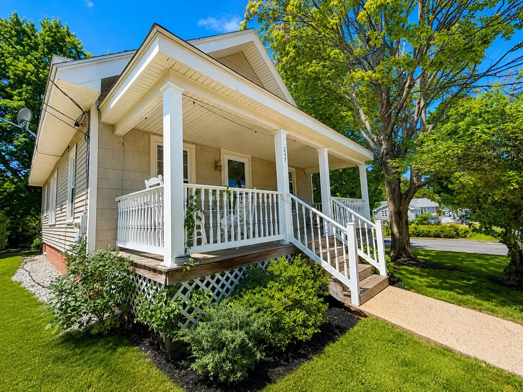 247 Spring Street Westbrook ME 04092