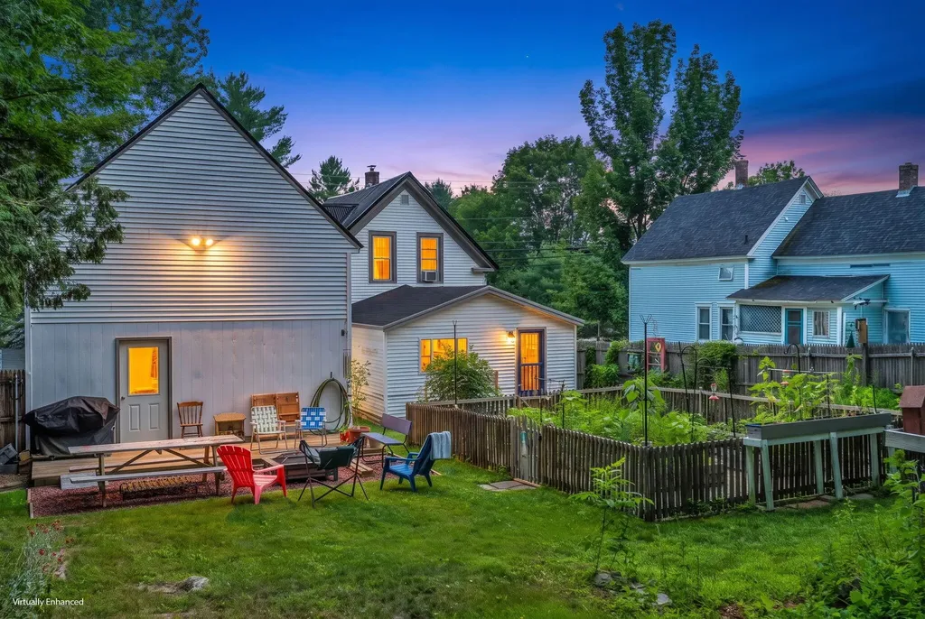 935 W Main Street Dover-foxcroft ME 04426