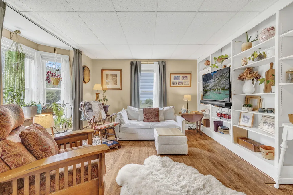 935 W Main Street Dover-foxcroft ME 04426