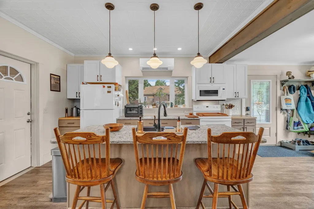 935 W Main Street Dover-foxcroft ME 04426