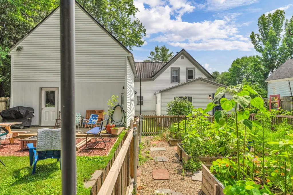 935 W Main Street Dover-foxcroft ME 04426