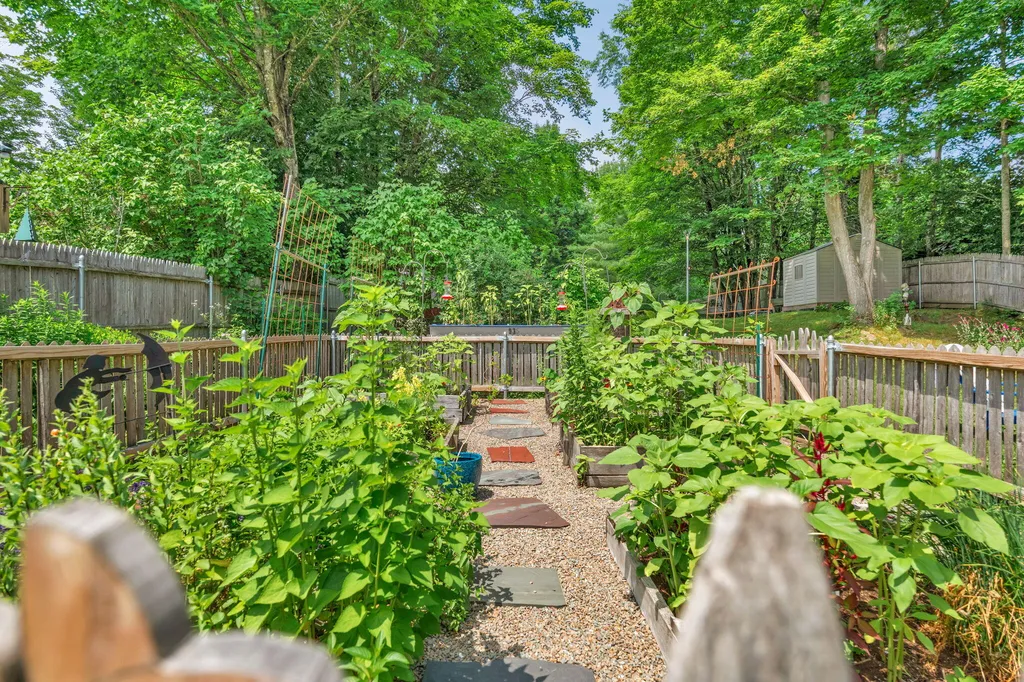 935 W Main Street Dover-foxcroft ME 04426