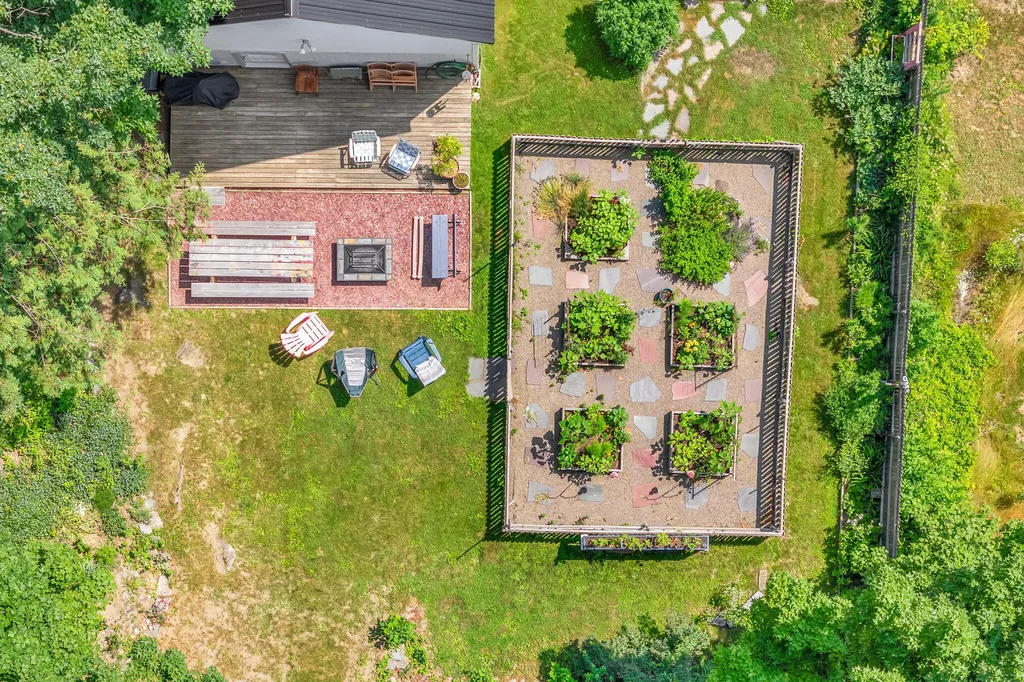 935 W Main Street Dover-foxcroft ME 04426