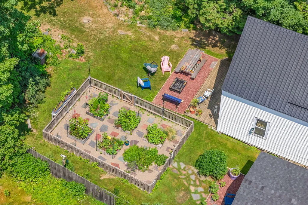 935 W Main Street Dover-foxcroft ME 04426