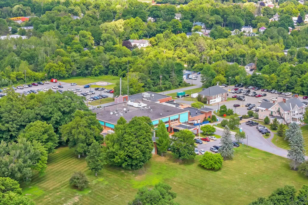 935 W Main Street Dover-foxcroft ME 04426