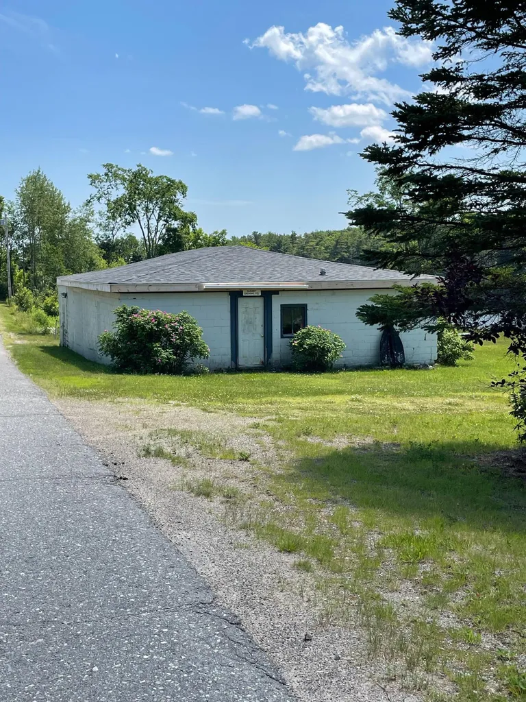 31 Hardy Point Road Pembroke ME 04666