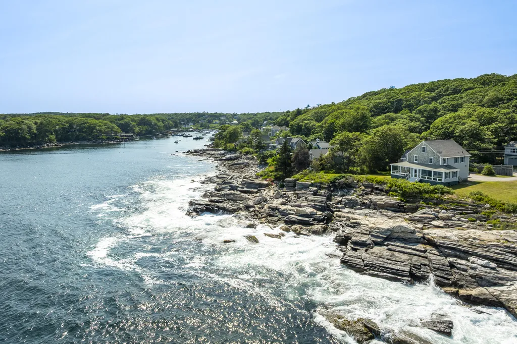 183 Maine 32 Bristol ME 04554