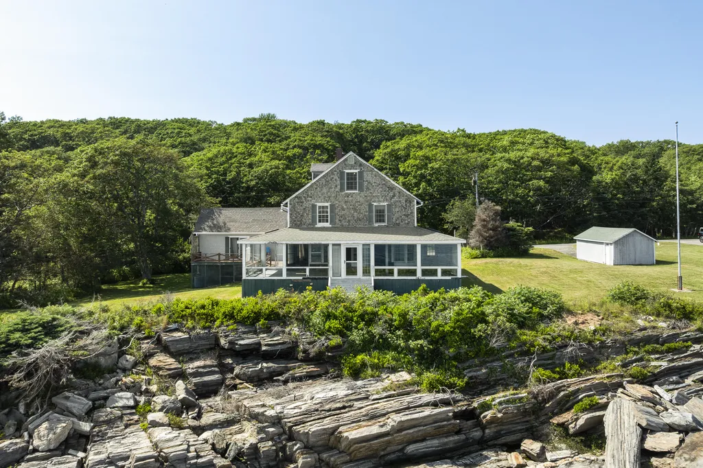 183 Maine 32 Bristol ME 04554