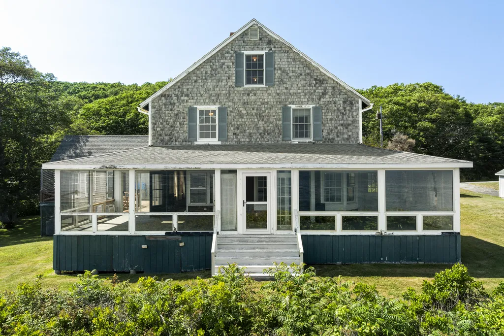 183 Maine 32 Bristol ME 04554