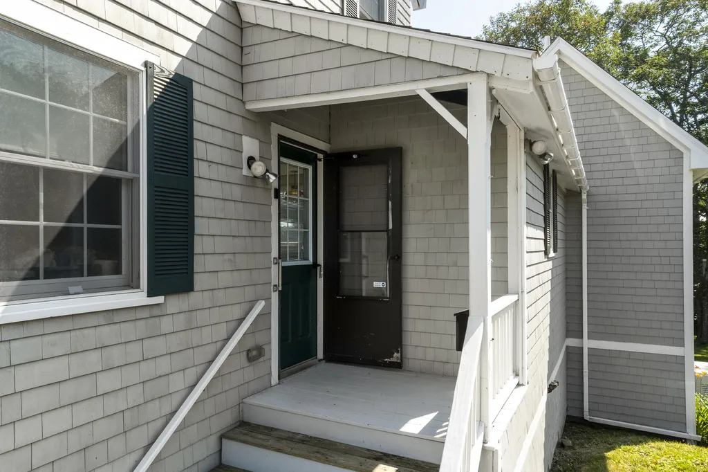 183 Maine 32 Bristol ME 04554