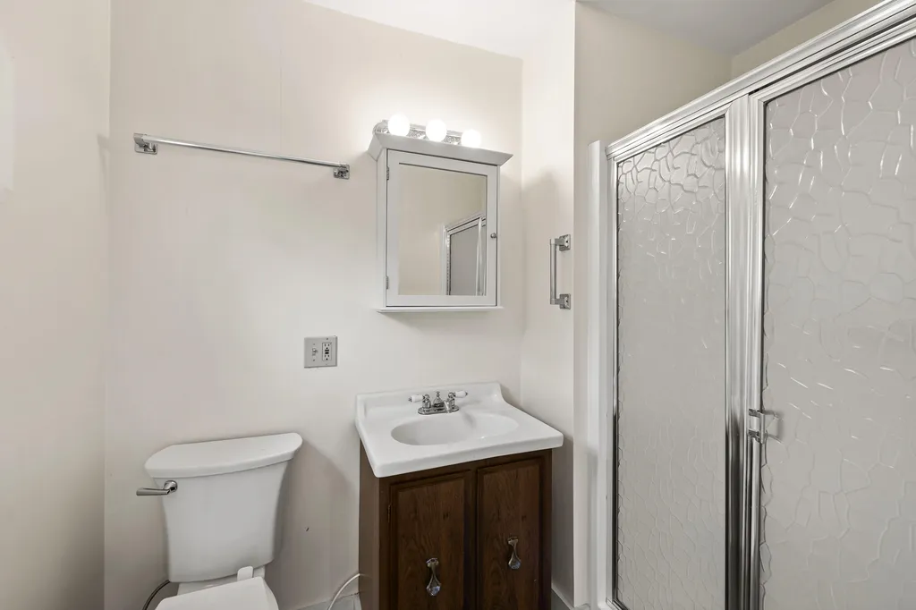 183 Maine 32 Bristol ME 04554
