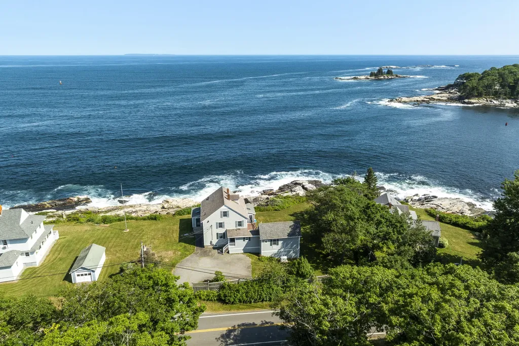 183 Maine 32 Bristol ME 04554