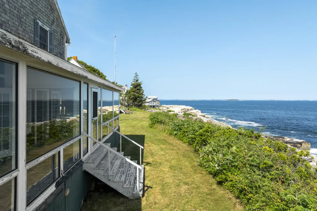 183 Maine 32 Bristol ME 04554