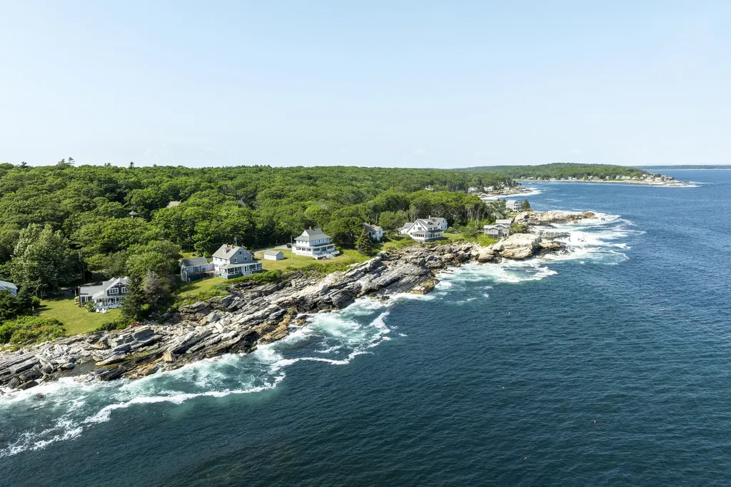 183 Maine 32 Bristol ME 04554