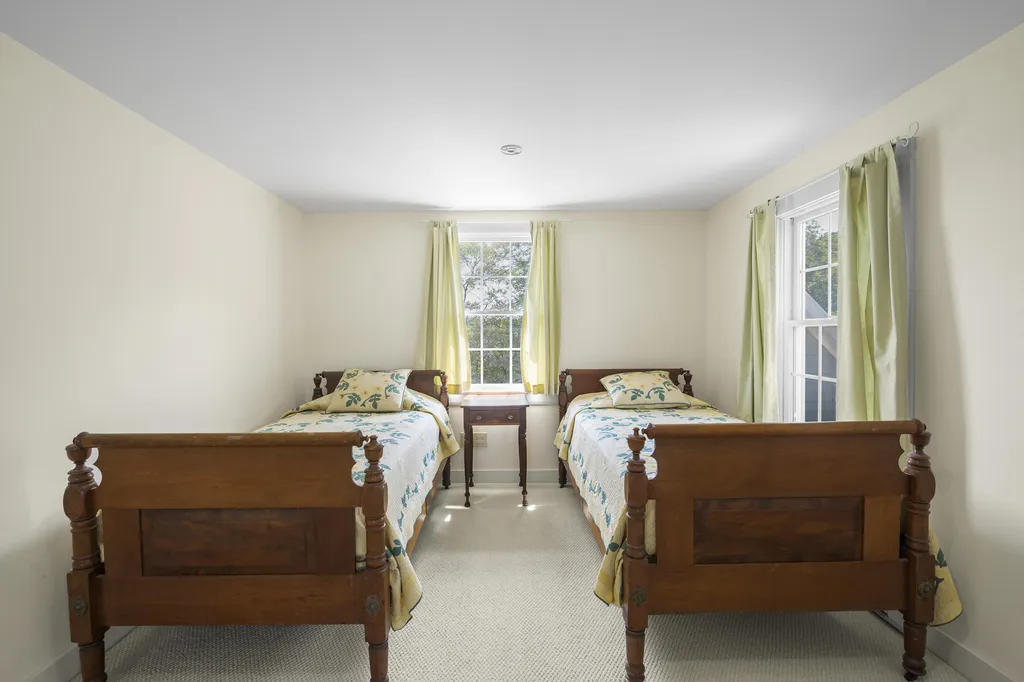 183 Maine 32 Bristol ME 04554